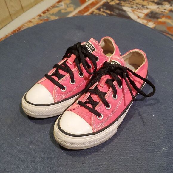 Converse All Star Low Top Pink Shoes Kids Girls Youth Size 12 - Picture 1 of 8